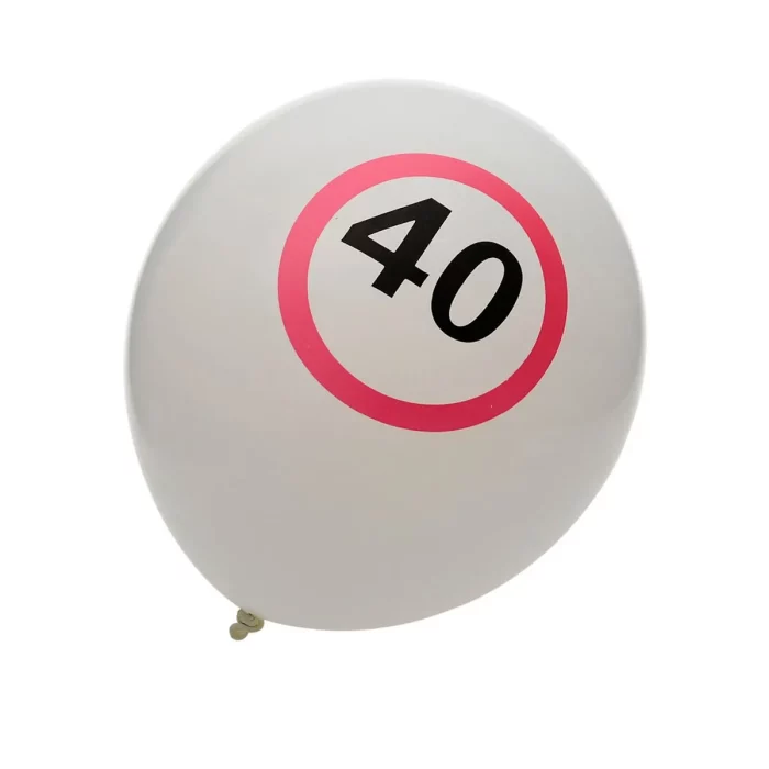 Pacote contém 5 balões brancos de 30cm;Perfeito para decoração de aniversário;Balões de alta qualidade e duráveis;Cor branca elegante ideal para qualquer tema de festa. Balões brancos de aniversário