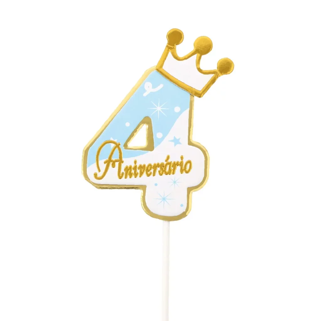 Ideal para aniversários com padrão de 'aniversário.'Apresenta um atraente azul.Design de número 4 charmoso.Pacote contém 2 topos de bolo.Topo de bolo de tamanho grande com 16.0 cm. Topos de bolo azul no formato número 4 para sua celebração de aniversário. Pacote inclui 2 peças.