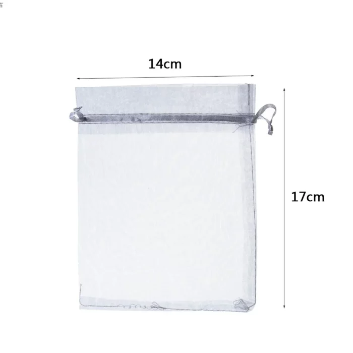 Estes sacos de doces de cinza têm um tamanho ideal de 14.0 cm