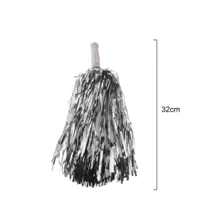 Pompons de claque prateado luxuosos e de alta qualidade. À venda individualmente para adaptar às necessidades específicas do seu evento.Cor prateada vibrante e brilhante que acrescenta um toque de elegância. Perfeito para qualquer festa