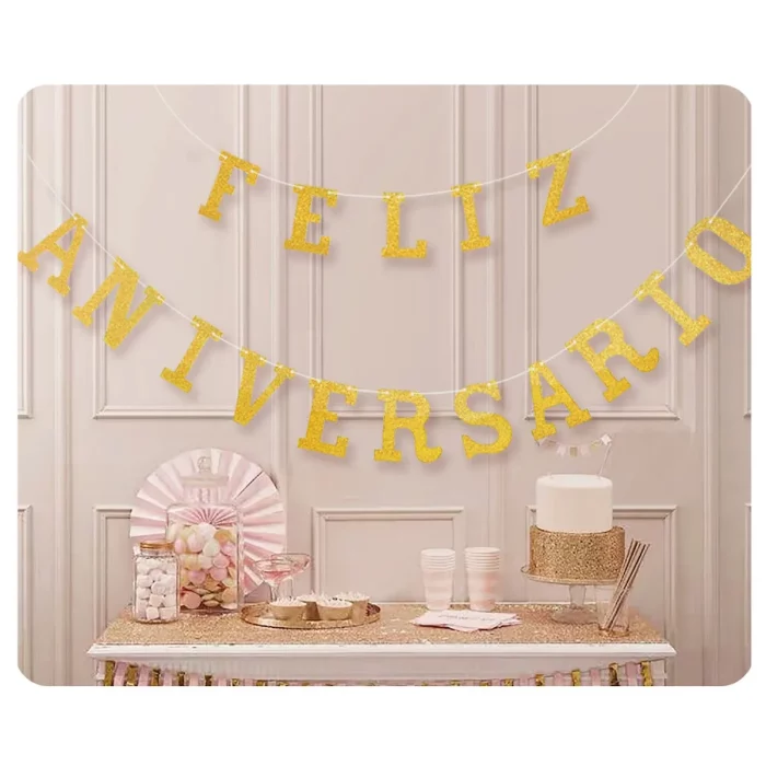 Grinalda de Aniversário Dourada de 3m: decoração brilhante e chamativa para qualquer celebração de aniversário.Embalagem única: vem em uma embalagem com uma quantidade suficiente para criar uma decoração atraente e única.Perfeita para todas as celebrações: de aniversários a aniversários e outras festividades. Uma grinalda de aniversário dourada de 3m ideal para adicionar um toque de brilho e alegria às suas celebrações. Embalagem única incluída.