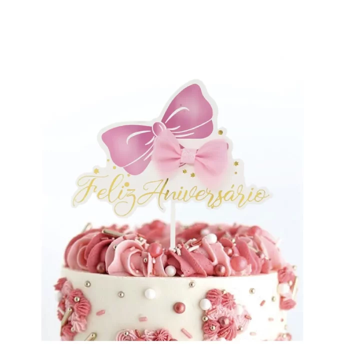Topo de bolo em cor-de-rosa com a palavra 'Feliz Aniversário' em português.Ideal para festas de aniversário e celebrações especiais.Embalado individualmente para garantir a higiene Um único topo de bolo rosa com 'Feliz Aniversário' em português. Perfeito para celebrar aniversários e ocasiões especiais.