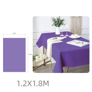Toalha de mesa durável e de alta qualidade de 90 gramas.Disponível numa impressionante cor púrpura.Tamanho espacioso de 120x180cm