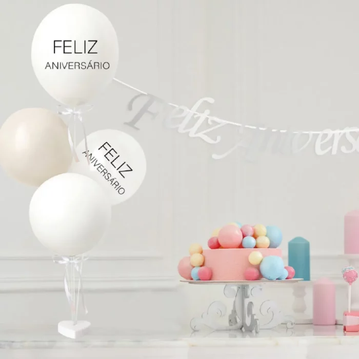 Este kit de balões é perfeito para adicionar um toque romântico e divertido à sua decoração. Inclui balões na cor areia e um suporte em forma de coração