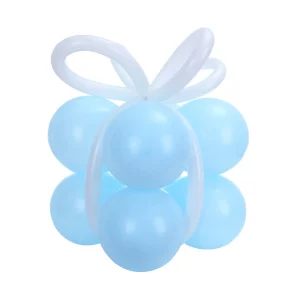 Kit colorido contendo 14 balões da cor azul.Cada balão tem 10 polegadas de dimensão.Perfeito para criar um ambiente festivo e acolhedor. Kit de balões azul. Ideal para festas e comemorações. Contém 14 balões de 10 polegadas cada.