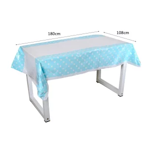Toalha de mesa de festa temática delicadamente confeccionada em tons de azul suaves