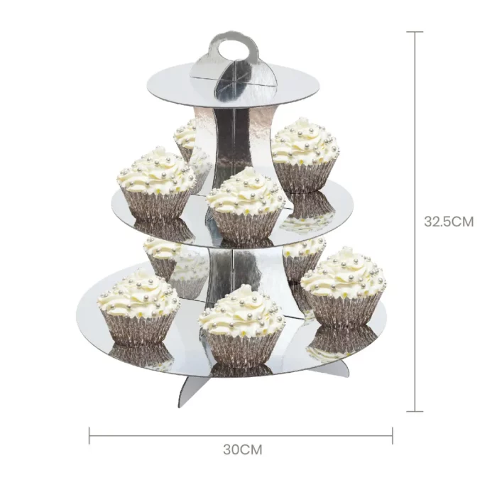 O suporte de cupcakes de três camadas prateado destaca-se pela sua estética sofisticada e design lúdico
