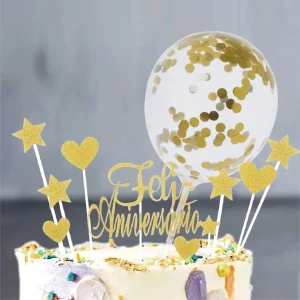Este kit contém 11 peças decorativas douradas perfeitas para o seu bolo de aniversário.O kit inclui elementos divertidos como estrelas e balões.As cores brilhantes e douradas são perfeitas para criar uma atmosfera festiva.O padrão 'Feliz Aniversário' adiciona um toque personalizado à celebração. Kit de decoração dourado para bolo de aniversário com 11 peças