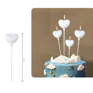 Pacote Acessível: O pack contém 4 velas de aniversário brancas