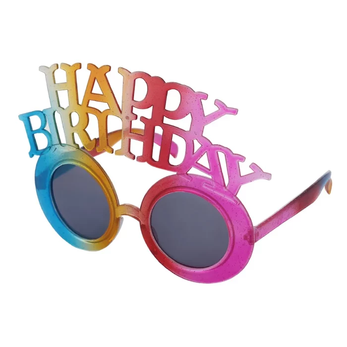 Celebre o seu aniversário com estilo usando estes incríveis óculos com letras que formam a palavra "festas". Perfeito para animar qualquer festa e garantir que todos saibam que é o seu dia especial.