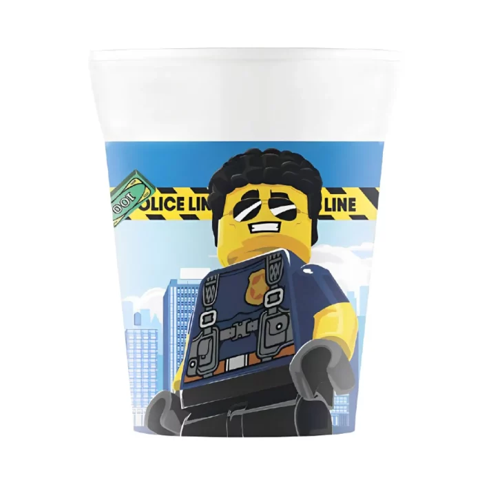 Desfrute de suas bebidas favoritas com este conjunto de 8 copos de papel temáticos do Lego City. Cada copo tem capacidade para 200ml e é perfeito para festas de aniversário