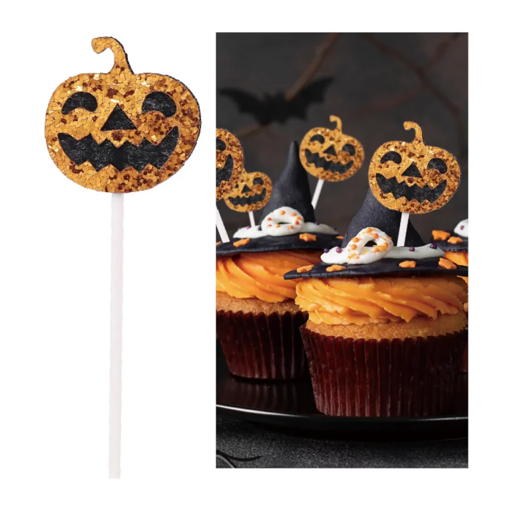 Este topo de bolo de Halloween foi cuidadosamente projetado com o tema de abóbora