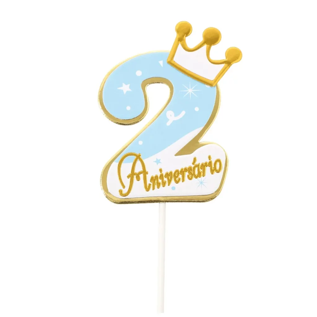 Pack com 2 topos de bolo em forma de número 2;Cor vibrante azul para adicionar uma explosão de cor à sua celebração;Design único com a palavra aniversário para tornar o seu dia ainda mais especial;Tamanho perfeito de 16.0cm para encaixar na maioria dos bolos;Ótimo para comemorações de aniversário ou aniversário de empresa. Adorne seu bolo de aniversário com nosso topo de bolo azul número 2. Pack de 2 para um valor extra!
