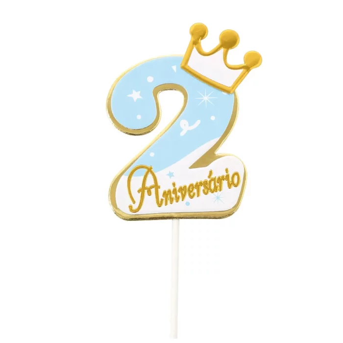 Pack com 2 topos de bolo em forma de número 2;Cor vibrante azul para adicionar uma explosão de cor à sua celebração;Design único com a palavra aniversário para tornar o seu dia ainda mais especial;Tamanho perfeito de 16.0cm para encaixar na maioria dos bolos;Ótimo para comemorações de aniversário ou aniversário de empresa. Adorne seu bolo de aniversário com nosso topo de bolo azul número 2. Pack de 2 para um valor extra!