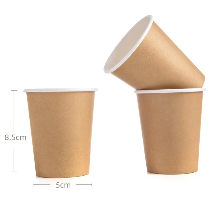 Adicione um toque de elegância à sua festa com nossos deslumbrantes Copos de Papel Dourado. Cada pacote contém 6 copos reutilizáveis
