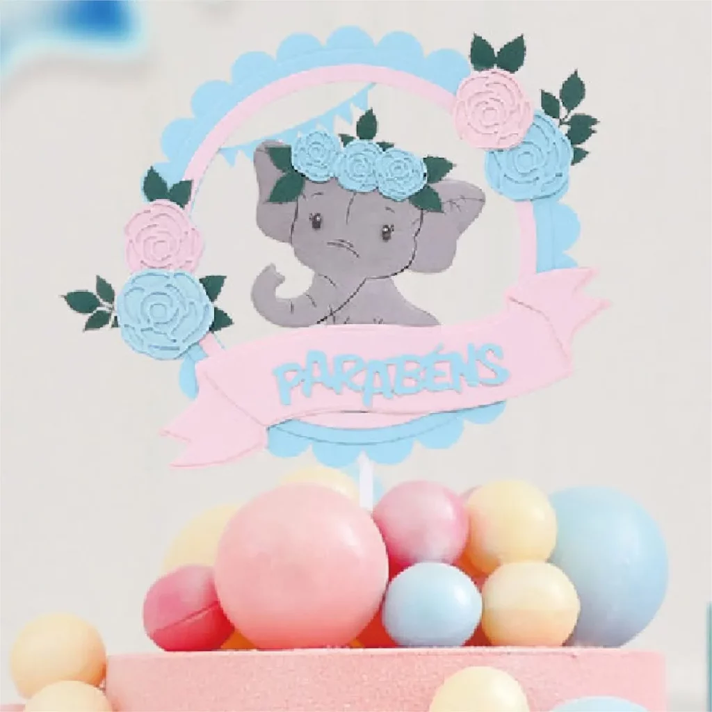 Adicione um toque festivo ao seu bolo com este topo de bolo de elefante azul 'Feliz Aniversário'.Perfeito para comemorações de aniversário e aniversários de todos os tipos.Este pacote vem com 1 topo de bolo