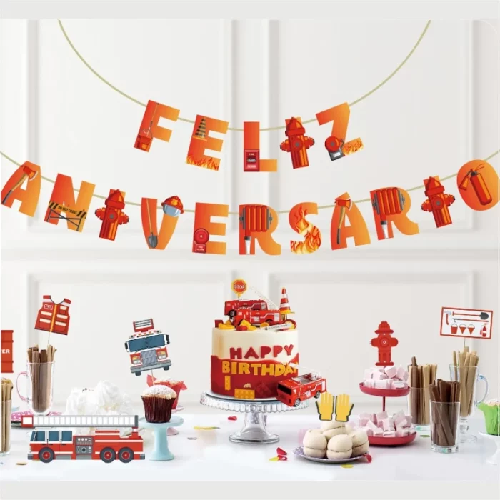A grinalda festiva perfeita para qualquer comemoração de aniversário ou aniversário de casamento.Cada pacote contém 16 grinaldas coloridas em forma de letras