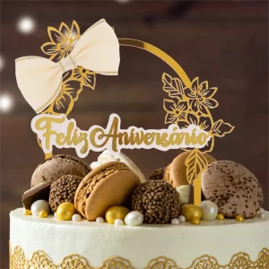 Este topo de bolo em acrílico apresenta um elegante design de borboleta que adicionará um toque de sofisticação a qualquer festa de aniversário.Disponível em uma opulenta cor dourada
