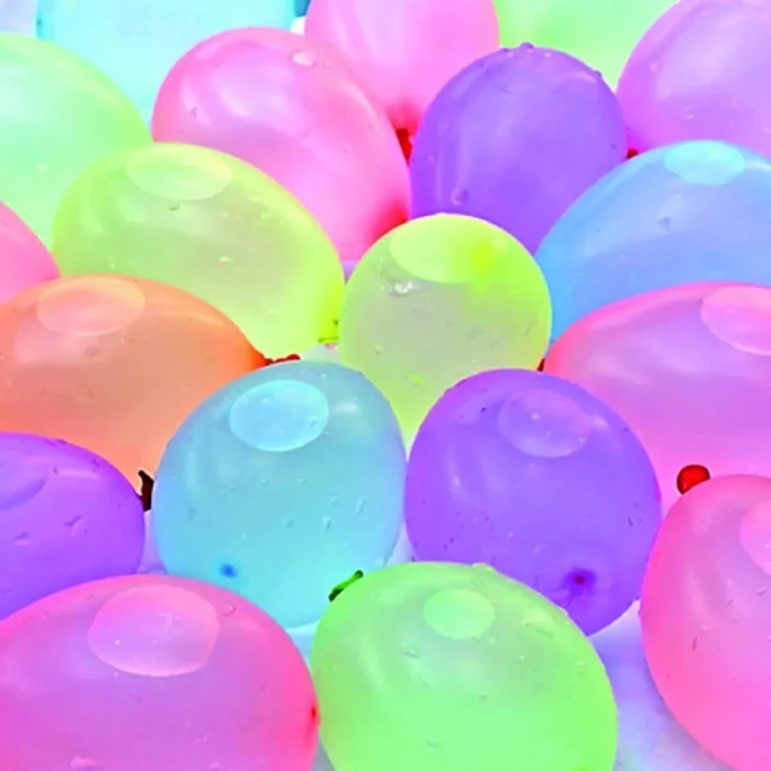 Pacote de 100 balões de água vibrantes e coloridos perfeitos para qualquer celebração de aniversário.Balões de alta qualidade e duráveis