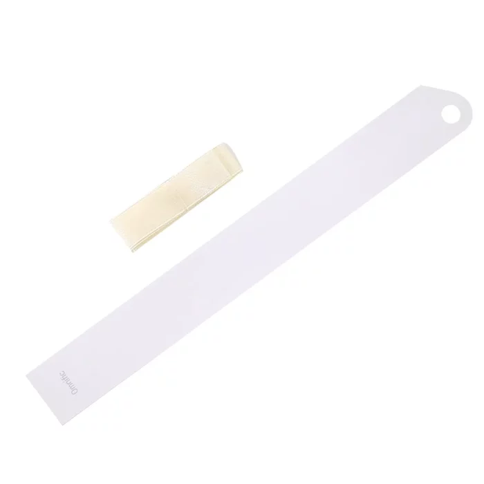 Esta faixa de festa elegante e sofisticada é perfeita para qualquer celebração. Seu design requintado e a cor branca adicionam um toque de elegância a qualquer ambiente.A faixa é feita de papel de alta qualidade