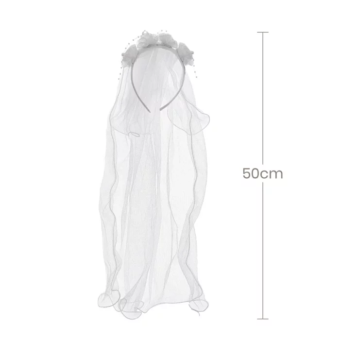 Este véu de noiva é adornado com joias cintilantes delicadamente colocadas para um visual deslumbrante. Seu design exclusivo tem um apelo internacional